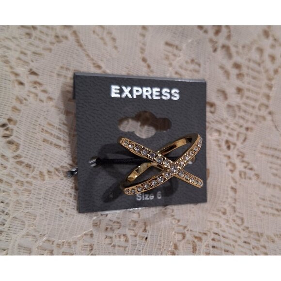 NWT Express Gold-Tone Crisscross Rhinestone Ring Size 6 - Picture 3 of 4